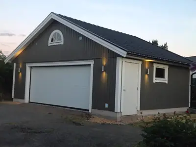 Färdigställt dubbelgarage G 80 hos kund